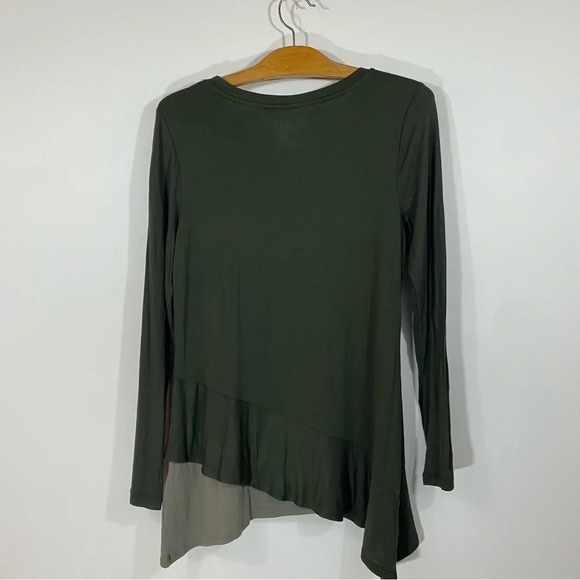 LOGO By Lori Goldstein Green Knit Top With Tiered Asymmetric Hem - Picture 6 of 8
